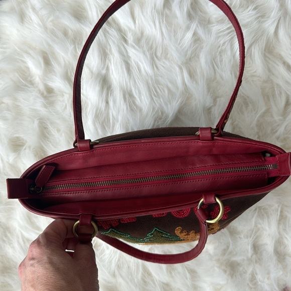 Isabella Fiore. Brown Suede and Red Leather Tote. Limited Edition. Rare find. - Picture 14 of 15